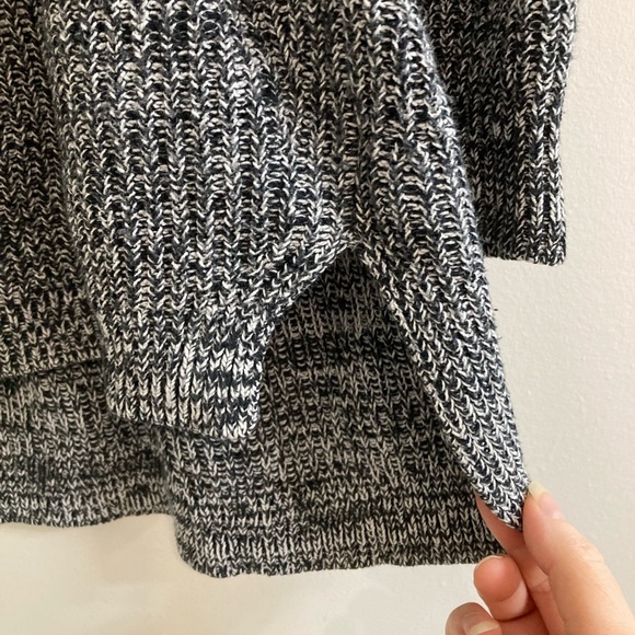 Express Tunic Sweater Womens Small Black White Marbled Cable Knit Oversized - Picture 5 of 7
